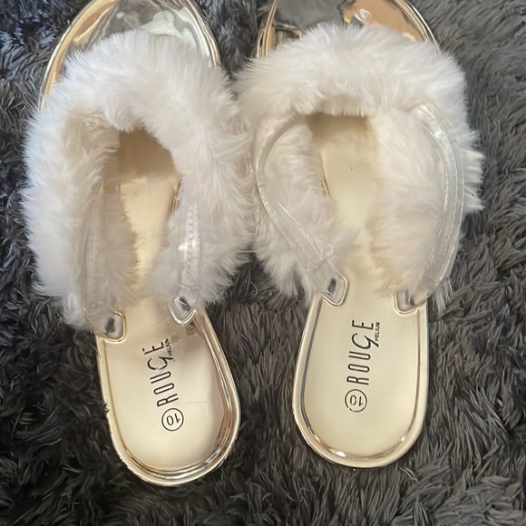 sandals - Picture 3 of 7